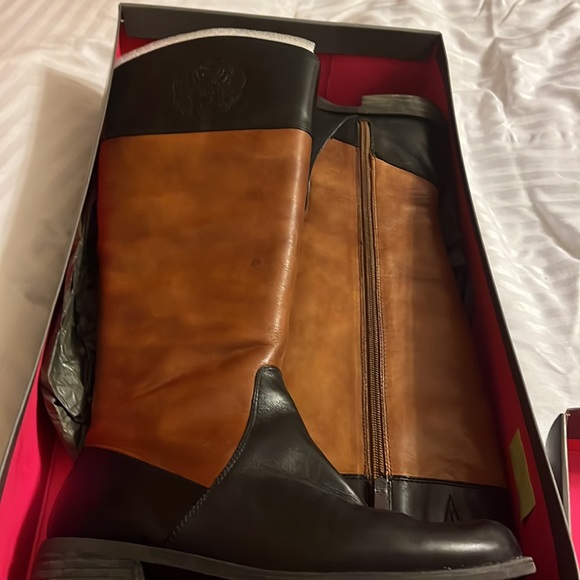 Vince Camuto Tall Black and Brown boots - Picture 5 of 5